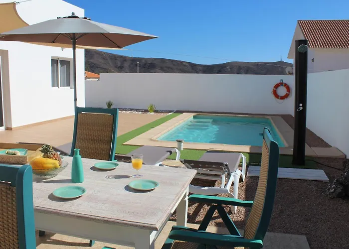 Casa Piscina Privada Climatizada 3 度假居