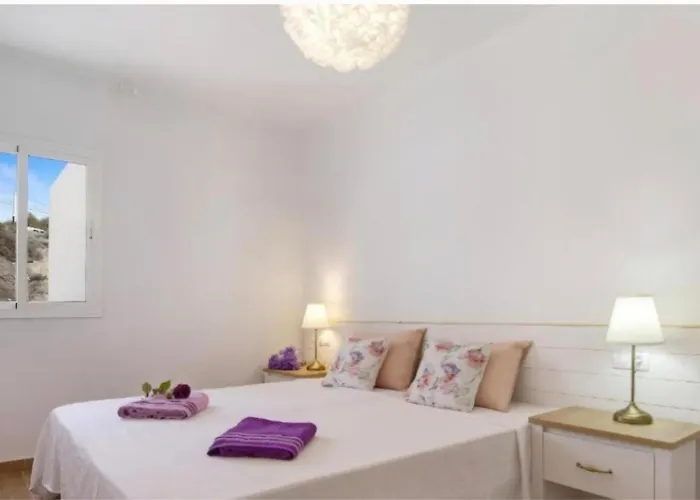 Casa Piscina Privada Climatizada 3 度假居 *